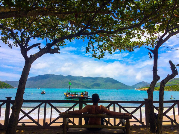 Já viram a vista destes quiosques em Cabo Frio? 